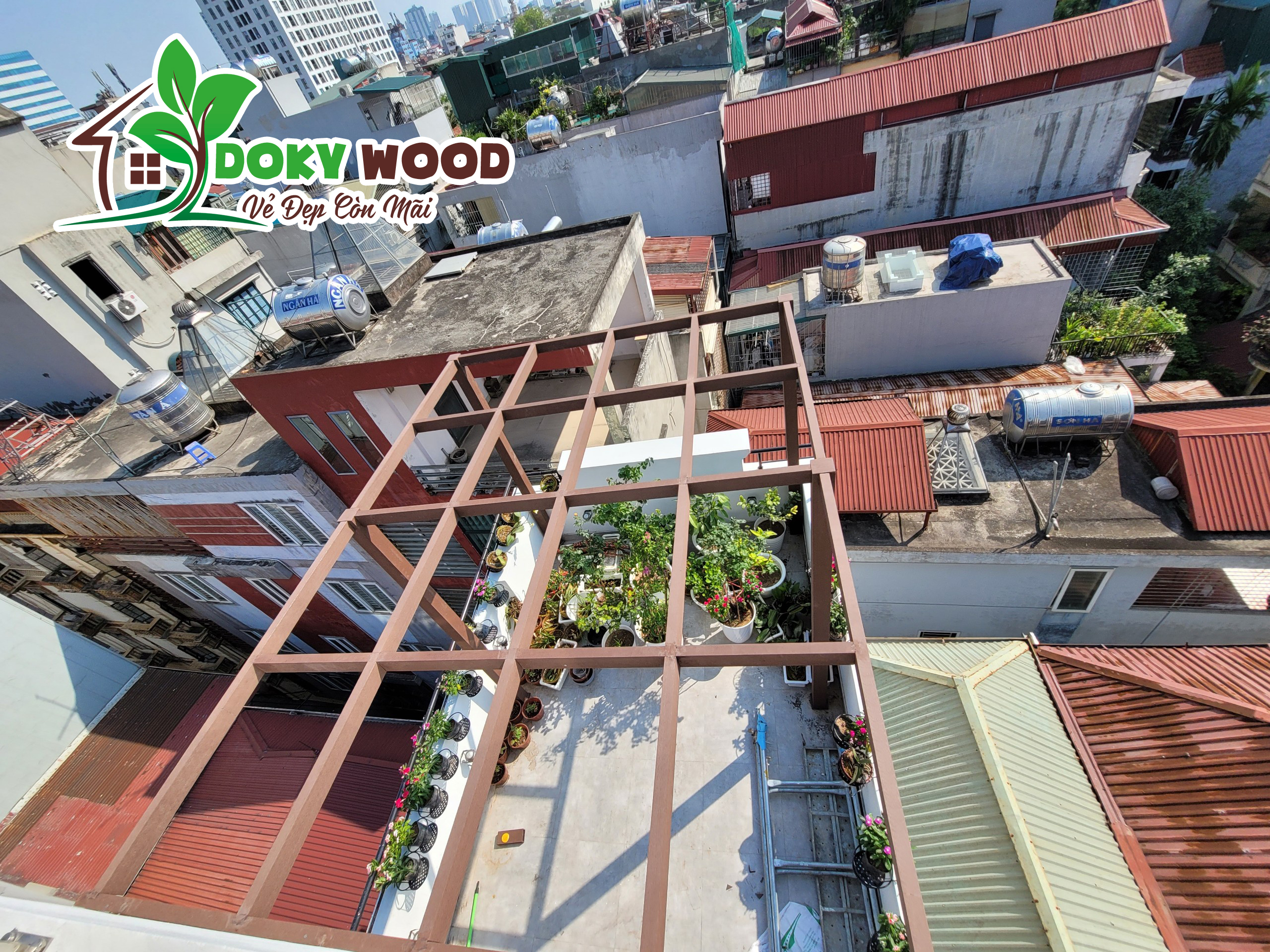 giàn hoa gỗ nhựa nhà chị nga 