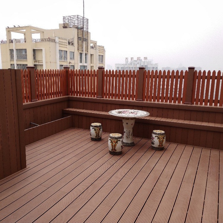 Ảnh Sàn Gỗ Nhựa Ngoài Trời 2023