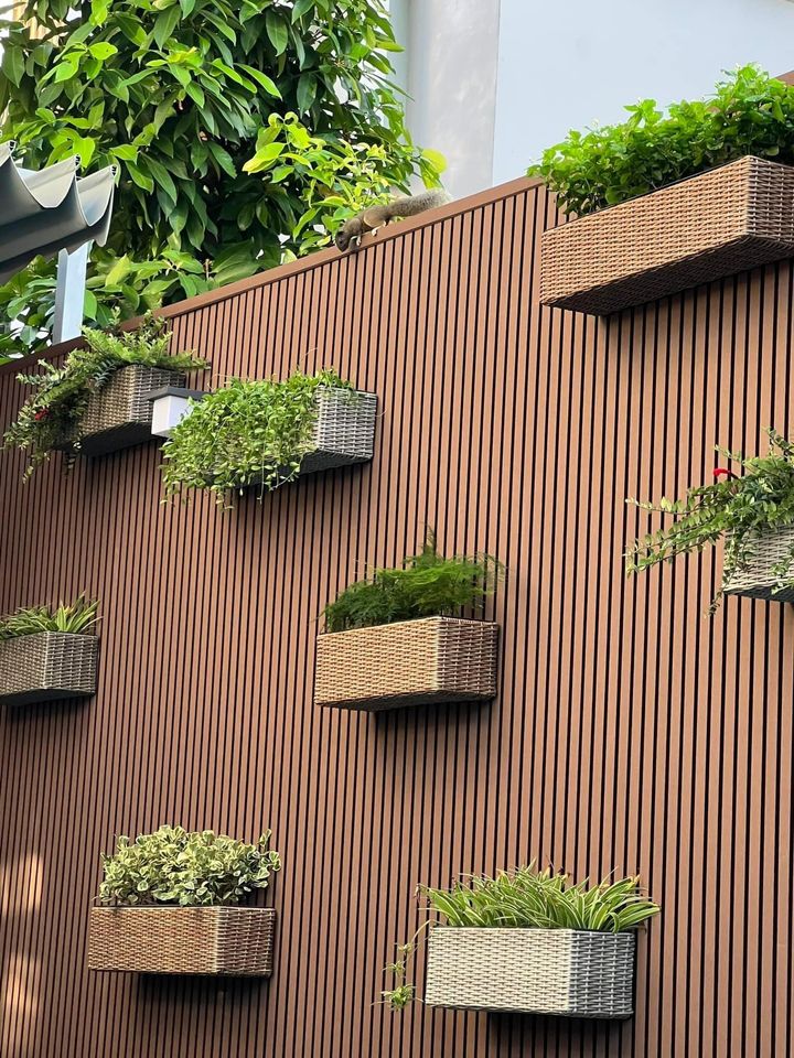 Tấm Ốp Lam Sóng Ngoài Trời 2023