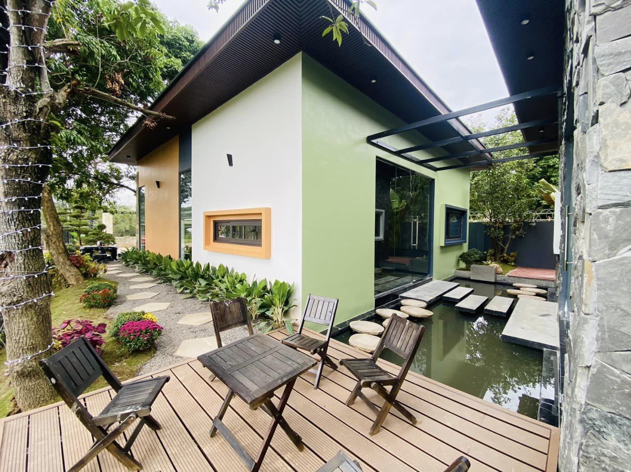 chuẩn bị làm hàng rào gỗ nhựu