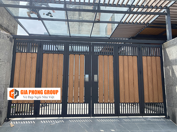 mẫu cổng gỗ nhựa ngoài trời đẹp Mẫu 1